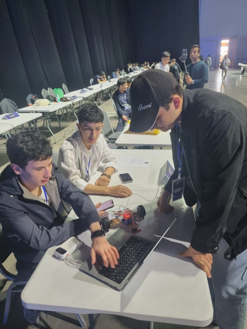 Робототехника без границ: наши ученики на международном хакатоне