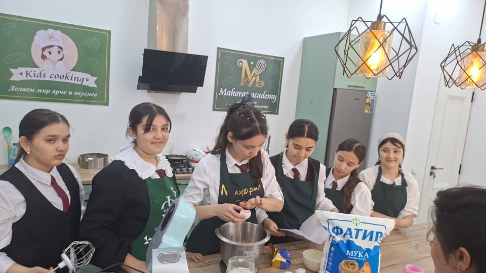 Экскурсия в Академию «Махорат»