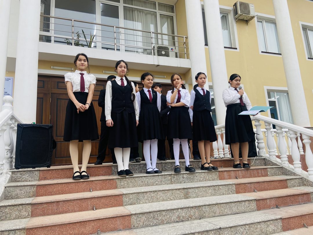 Открытие месяца русского и английского языков